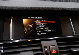 Подержанный автомобиль BMW X4 2016 года (19 фото)
