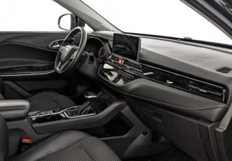 Подержанный автомобиль Москвич 3 2023 года (13 фото)