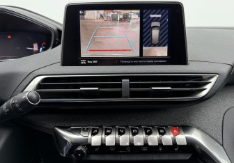 Подержанный автомобиль Peugeot 3008 2017 года (13 фото)