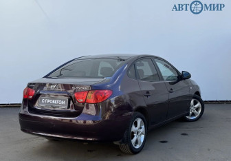 Подержанный автомобиль Hyundai Elantra Sedan 2007 года (8 фото)