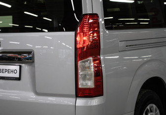 Подержанный автомобиль Toyota HiAce 2021 года (28 фото)