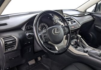 Подержанный автомобиль Lexus NX 2015 года (15 фото)