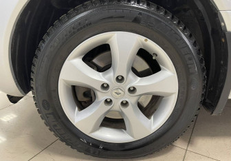 Подержанный автомобиль Renault Koleos 2012 года (9 фото)