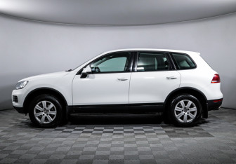 Подержанный автомобиль Volkswagen Touareg 2013 года (8 фото)