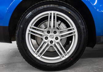 Подержанный автомобиль Porsche Macan 2015 года (23 фото)