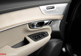Новый Volvo XC90 2025 (12 фото)