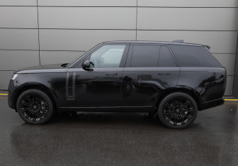 Подержанный автомобиль Land Rover Range Rover 2024 года (8 фото)