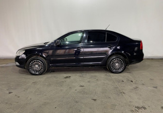 Подержанный автомобиль Skoda Octavia Liftback 2012 года (7 фото)