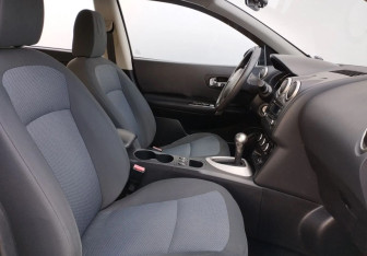 Подержанный автомобиль Nissan Qashqai 2013 года (10 фото)