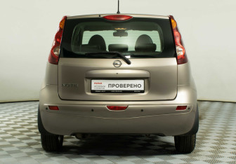 Подержанный автомобиль Nissan Note 2012 года (6 фото)