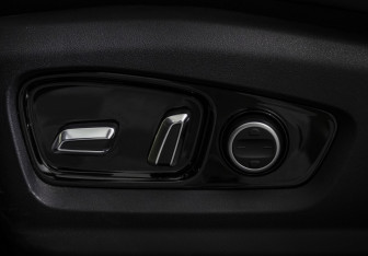 Подержанный автомобиль Jaecoo J7 2024 года (17 фото)