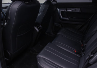 Подержанный автомобиль Jaecoo J7 2024 года (11 фото)