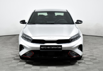 Подержанный автомобиль Kia Cerato Sedan 2022 года (2 фото)