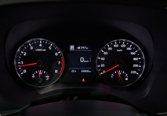 Подержанный автомобиль Kia Rio Hatchback 2021 года (16 фото)