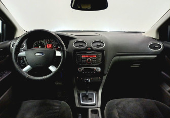 Подержанный автомобиль Ford Focus Sedan 2007 года (11 фото)