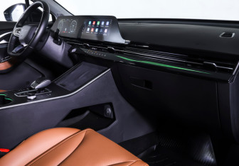 Подержанный автомобиль Omoda C5 2024 года (10 фото)