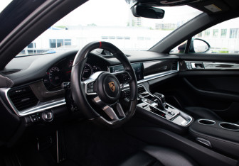 Подержанный автомобиль Porsche Panamera Wagon 2017 года (9 фото)