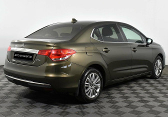 Подержанный автомобиль Citroen C4 Sedan 2015 года (3 фото)