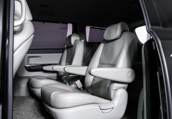 Подержанный автомобиль Kia Carnival 2018 года (15 фото)