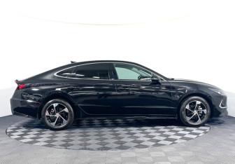 Подержанный автомобиль Hyundai Sonata 2020 года (4 фото)