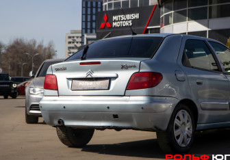 Подержанный автомобиль Citroen Xsara Hatchback 2002 года (16 фото)