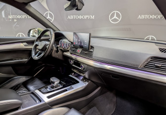 Подержанный автомобиль Audi Q5 2021 года (11 фото)