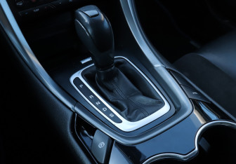 Подержанный автомобиль Ford Mondeo Sedan 2015 года (20 фото)