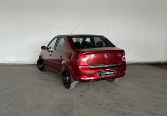 Подержанный автомобиль Renault Logan Sedan 2011 года (4 фото)