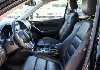 Подержанный автомобиль Mazda CX-5 2015 года (16 фото)