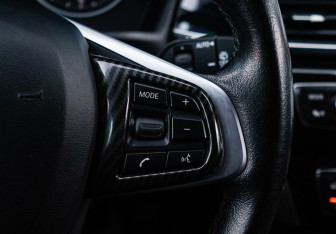 Подержанный автомобиль BMW X1 2017 года (23 фото)