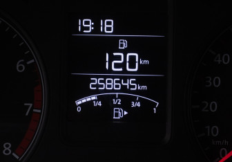 Подержанный автомобиль Volkswagen Polo Sedan 2014 года (12 фото)