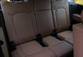 Подержанный автомобиль Land Rover Defender Suv 2022 года (16 фото)