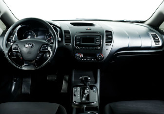 Подержанный автомобиль Kia Cerato Sedan 2017 года (6 фото)