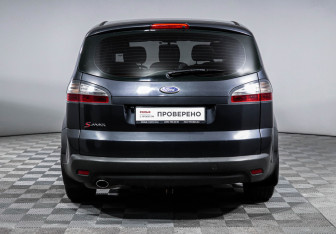 Подержанный автомобиль Ford S-MAX 2006 года (6 фото)