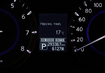 Подержанный автомобиль Infiniti QX80 2016 года (10 фото)