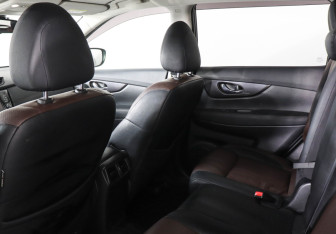 Подержанный автомобиль Nissan X-Trail 2018 года (12 фото)