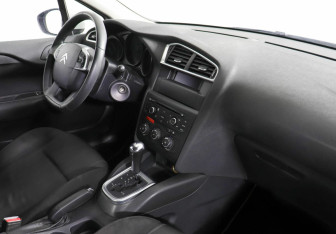 Подержанный автомобиль Citroen C4 Hatchback 2012 года (5 фото)