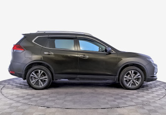 Подержанный автомобиль Nissan X-Trail 2019 года (4 фото)