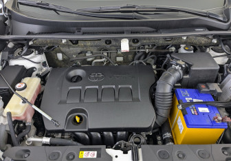 Подержанный автомобиль Toyota RAV4 2019 года (9 фото)