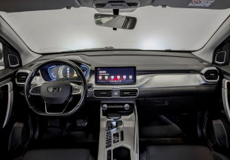 Подержанный автомобиль Geely Coolray 2022 года (13 фото)