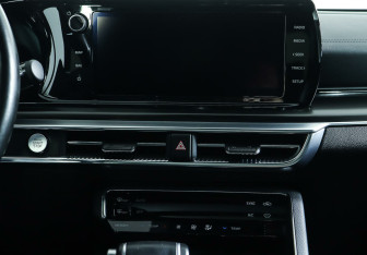 Подержанный автомобиль Kia K5 2021 года (16 фото)