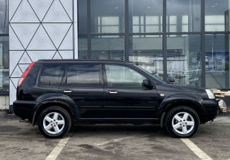 Подержанный автомобиль Nissan X-Trail 2005 года (4 фото)