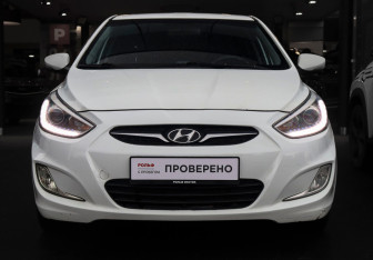 Подержанный автомобиль Hyundai Solaris Hatchback 2013 года (2 фото)