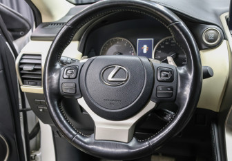 Подержанный автомобиль Lexus NX 2021 года (17 фото)