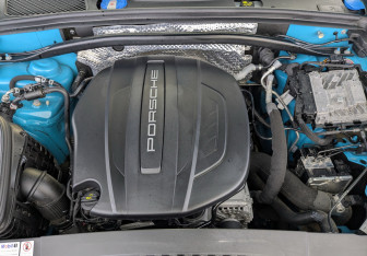 Подержанный автомобиль Porsche Macan 2021 года (9 фото)