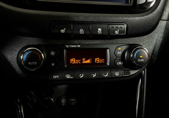 Подержанный автомобиль Kia Ceed Wagon 2017 года (13 фото)