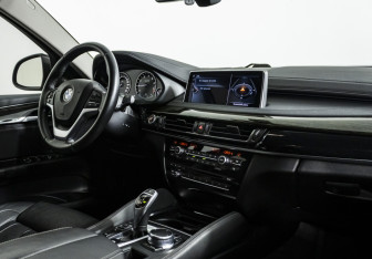 Подержанный автомобиль BMW X6 2017 года (9 фото)