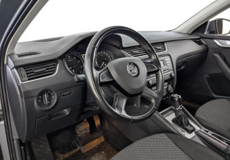 Подержанный автомобиль Skoda Octavia Liftback 2013 года (15 фото)