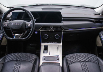 Подержанный автомобиль Exeed TXL 2023 года (13 фото)