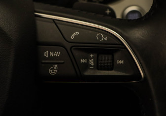 Подержанный автомобиль Audi Q7 2015 года (12 фото)